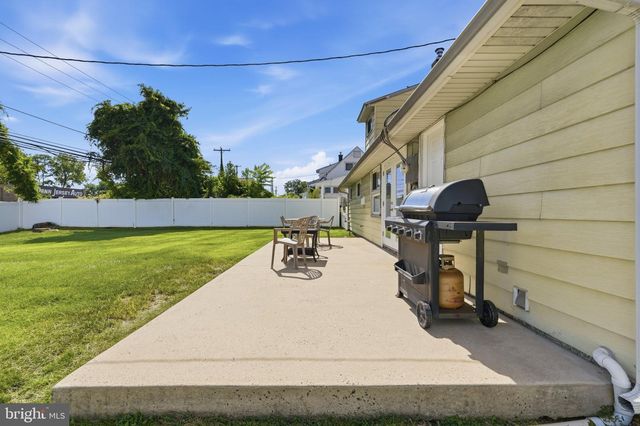 181 LOWER ORCHARD DR, Levittown, PA 19056