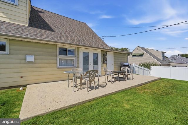 181 LOWER ORCHARD DR, Levittown, PA 19056