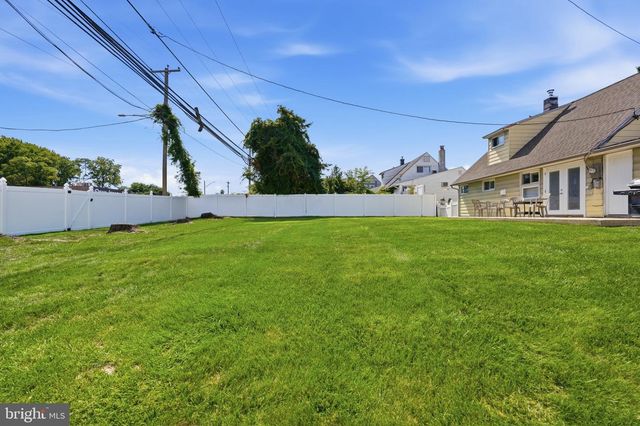 181 LOWER ORCHARD DR, Levittown, PA 19056