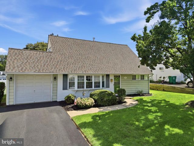 181 LOWER ORCHARD DR, Levittown, PA 19056