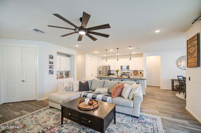 18742 W MONTEBELLO Avenue, Litchfield Park, AZ 85340