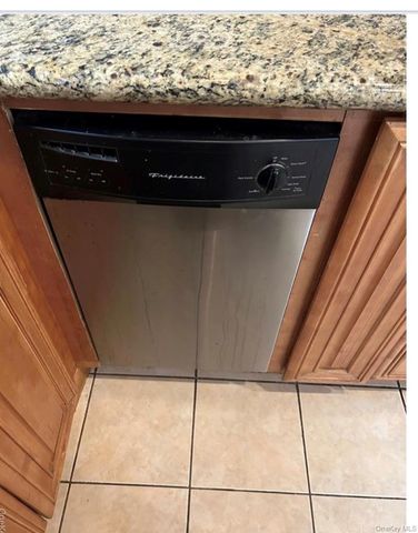 82-34 Langdale Street 142A, Floral Park, NY 11040