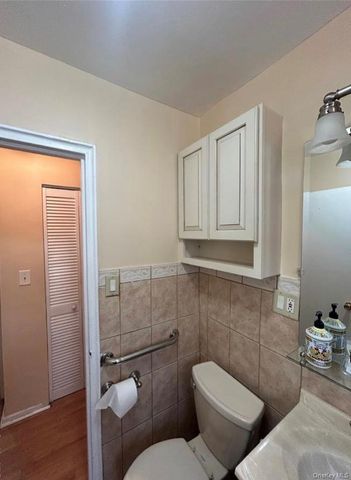 82-34 Langdale Street 142A, Floral Park, NY 11040