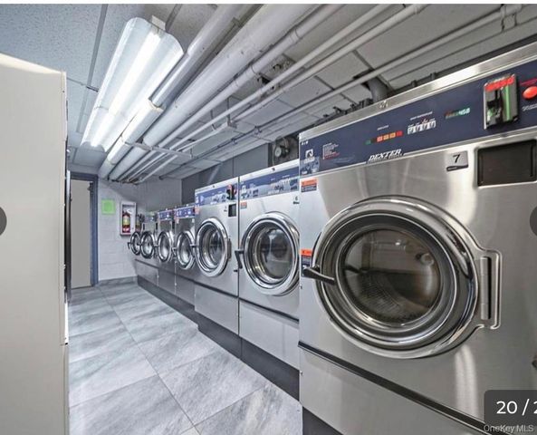 82-34 Langdale Street 142A, Floral Park, NY 11040