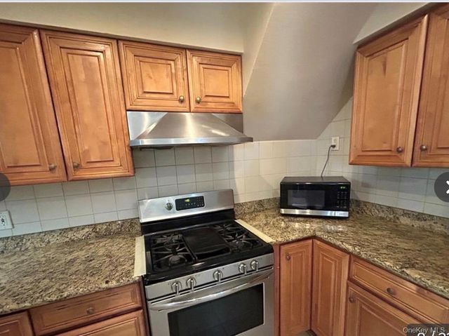 82-34 Langdale Street 142A, Floral Park, NY 11040