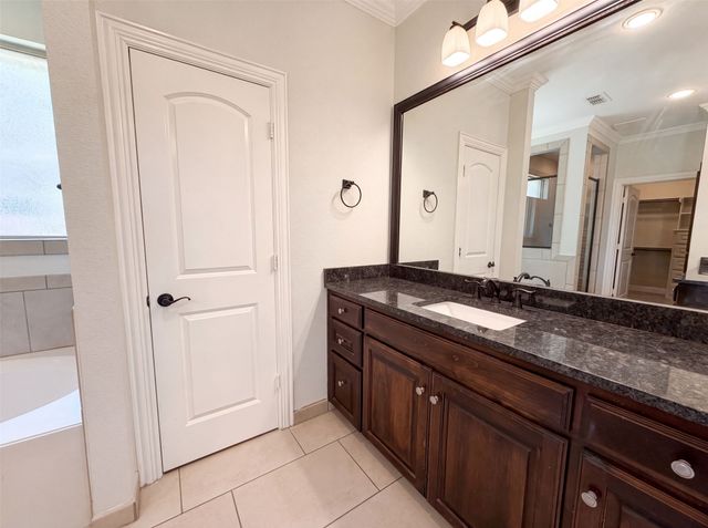 400 Blue Star Court, Burleson, TX 76028