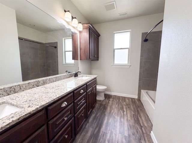 400 Blue Star Court, Burleson, TX 76028