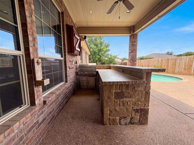 400 Blue Star Court, Burleson, TX 76028