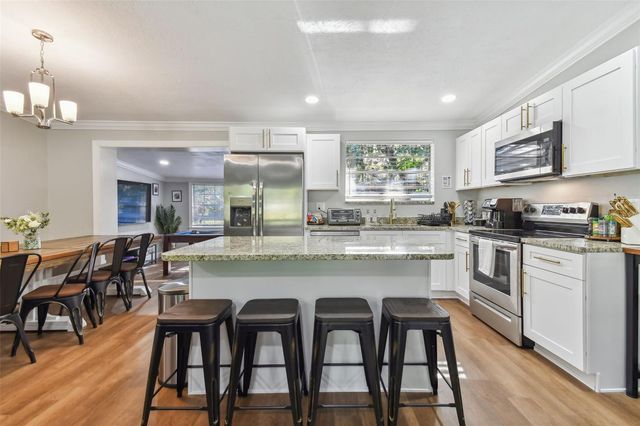 414 JOYCE AVENUE, Temple Terrace, FL 33617