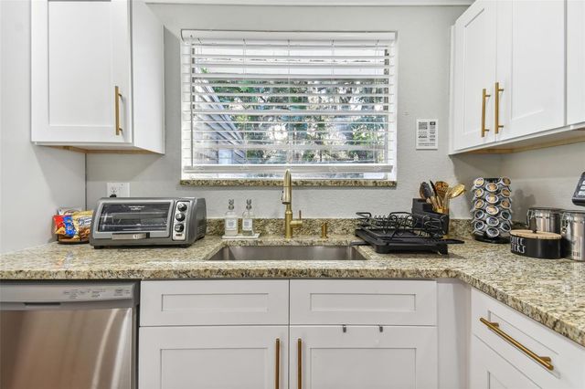 414 JOYCE AVENUE, Temple Terrace, FL 33617