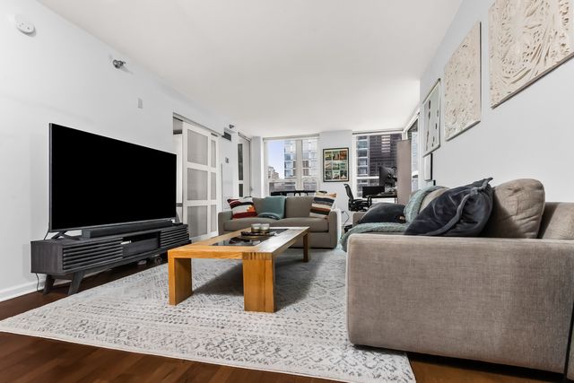 345 N LASALLE Street 2405, Chicago, IL 60654