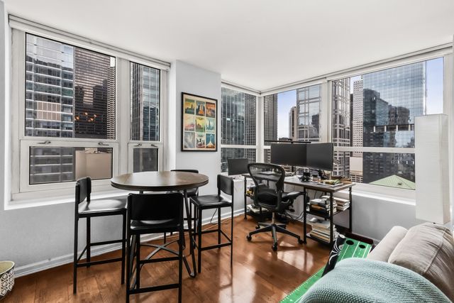 345 N LASALLE Street 2405, Chicago, IL 60654