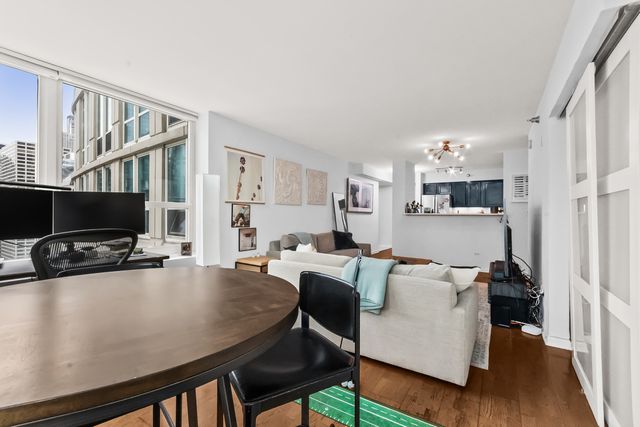 345 N LASALLE Street 2405, Chicago, IL 60654