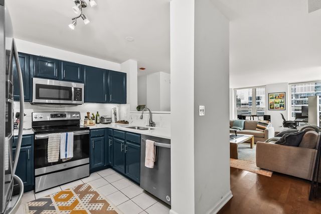 345 N LASALLE Street 2405, Chicago, IL 60654