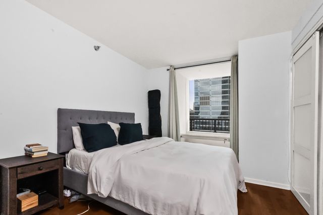 345 N LASALLE Street 2405, Chicago, IL 60654