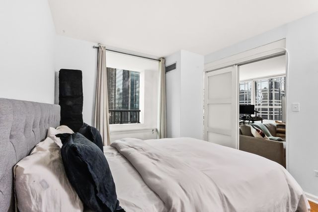 345 N LASALLE Street 2405, Chicago, IL 60654