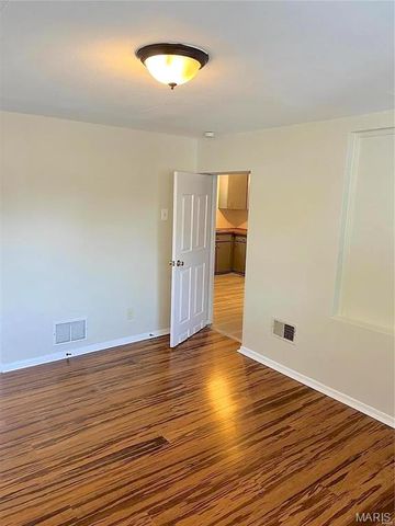 5419 College Avenue, Jennings, MO 63136