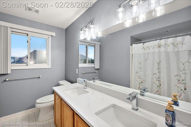 3210 Davenport Lane, Rochester Hills, MI 48309