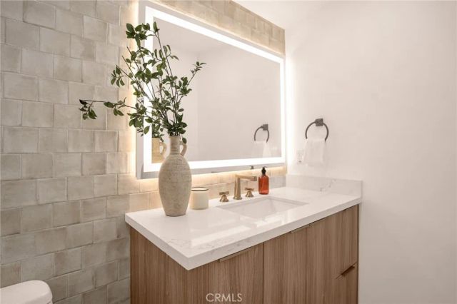 1012 Cory Avenue, West Hollywood, CA 90069