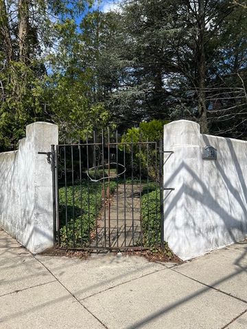 184 Lafayette Street, Salem, MA 01970