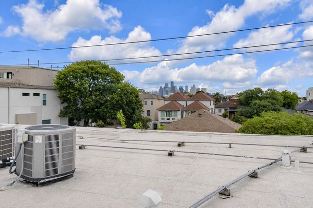1909 Brun Street 17, Houston, TX 77019