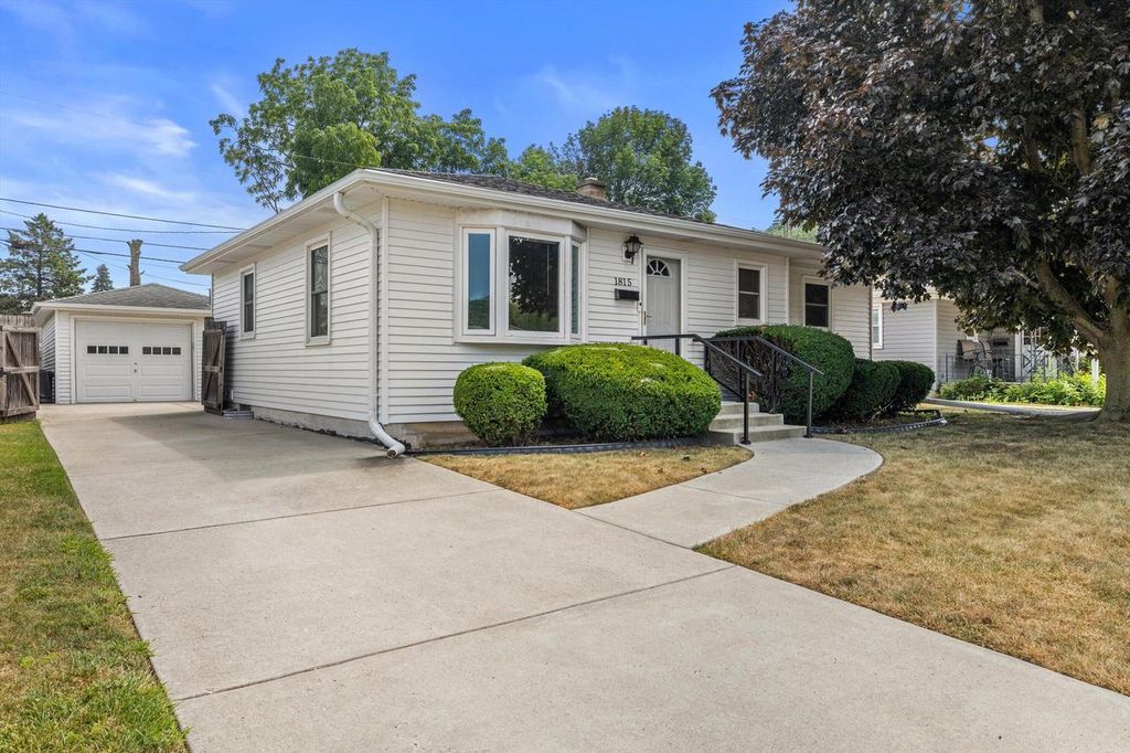 1815 Jupiter AVENUE, Racine, WI 53404