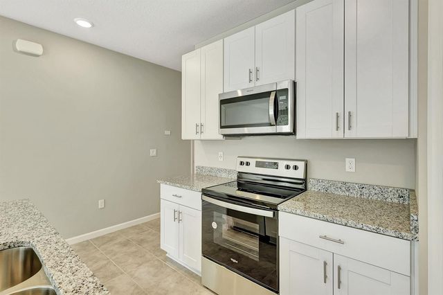 5694 SE EDGEWATER Circle, Stuart, FL 34997