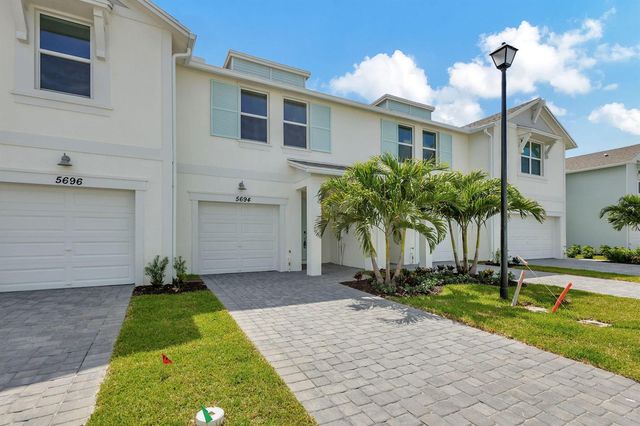 5694 SE EDGEWATER Circle, Stuart, FL 34997
