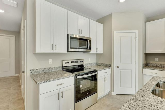 5694 SE EDGEWATER Circle, Stuart, FL 34997