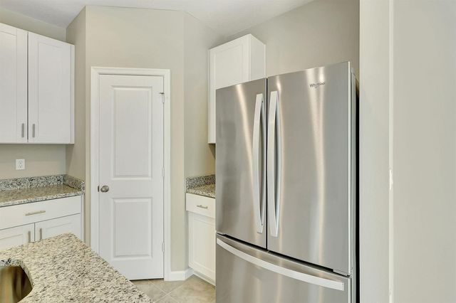 5694 SE EDGEWATER Circle, Stuart, FL 34997