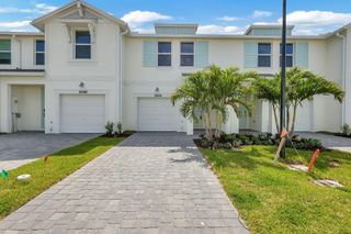 5694 SE EDGEWATER Circle, Stuart, FL 34997
