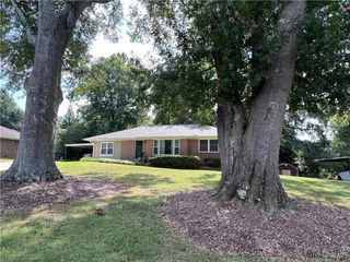 1180 Starline SE Drive, Smyrna, GA 30080