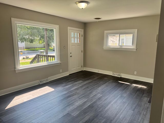 416 S Liberty Place, Hobart, IN 46342