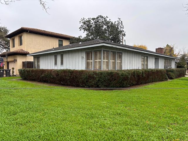 2424 N Argonaut St, Stockton, CA 95204