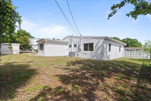 3820 NW 5th St, Lauderhill, FL 33311