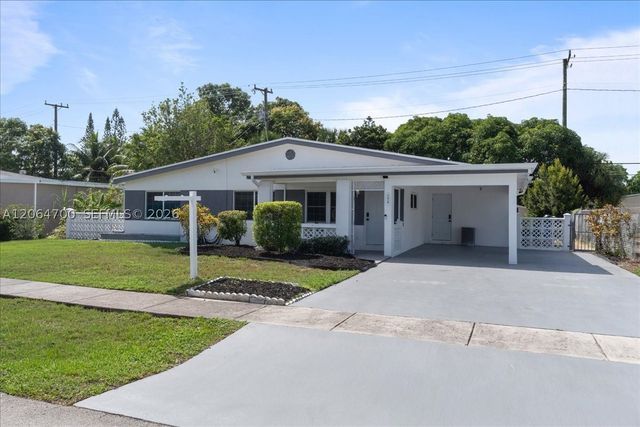 3820 NW 5th St, Lauderhill, FL 33311
