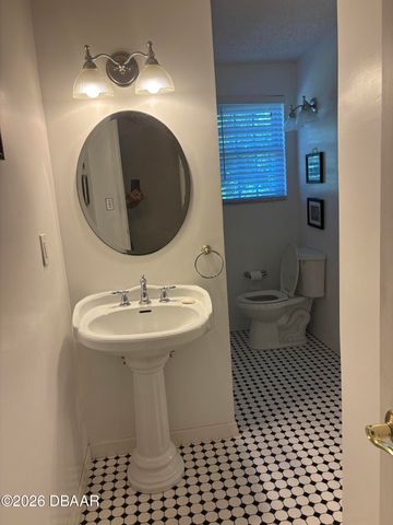 18 Jefferson Landing, Daytona Beach, FL 32118
