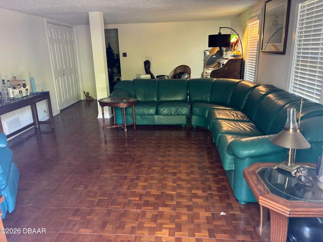 18 Jefferson Landing, Daytona Beach, FL 32118