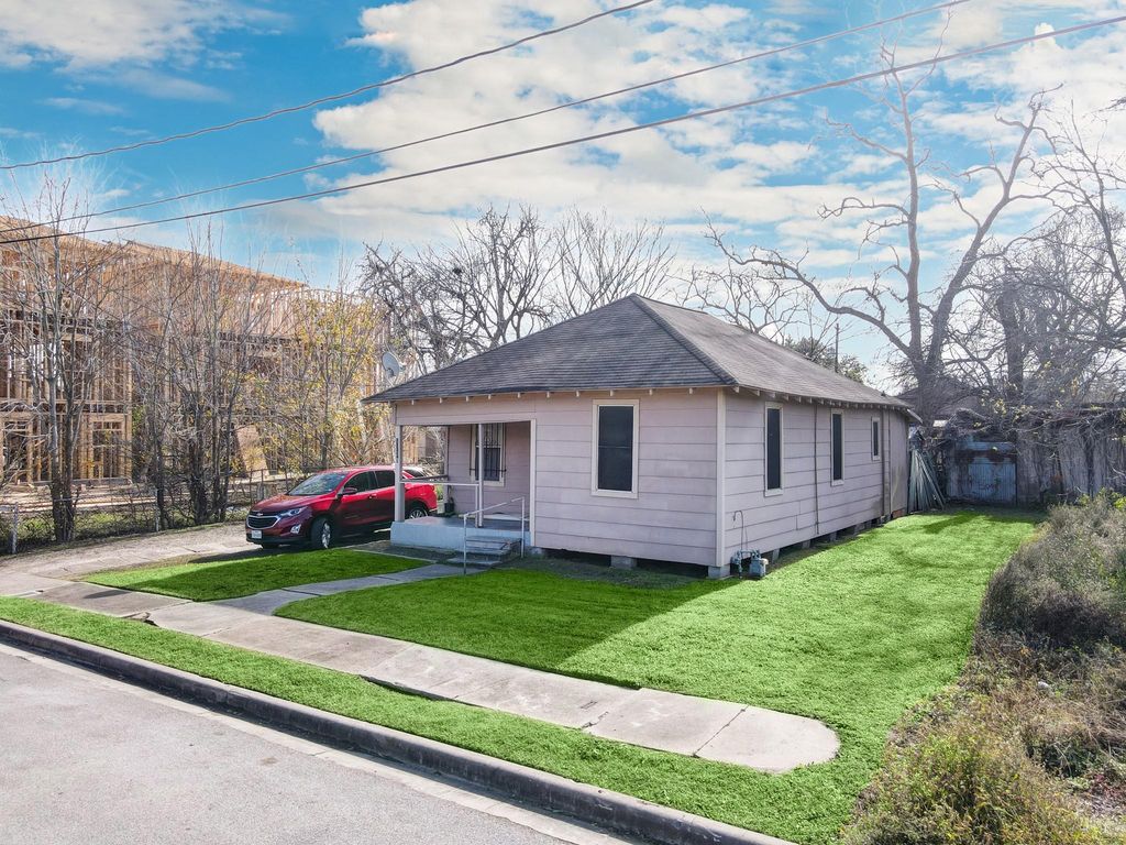 3230 Bremond Street, Houston, TX 77004