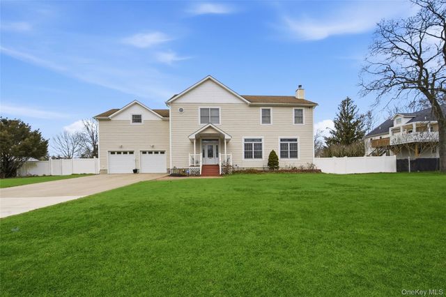 471 Southport Street, Ronkonkoma, NY 11779