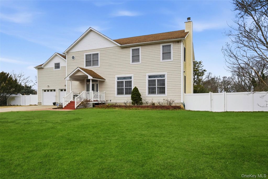 471 Southport Street, Ronkonkoma, NY 11779
