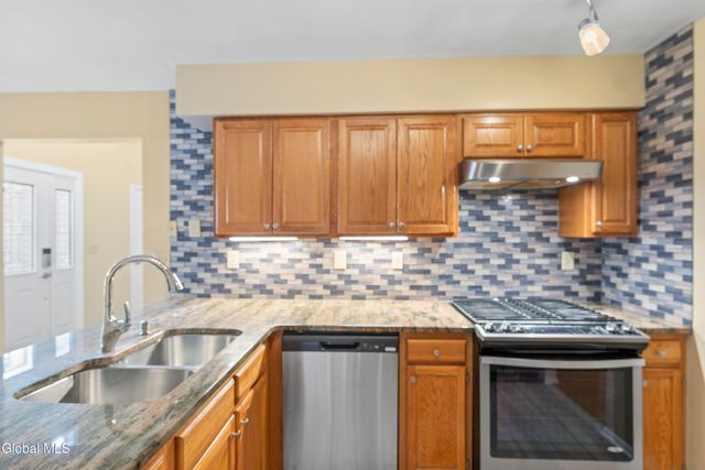 145 Killarney Drive, Niskayuna, NY 12309