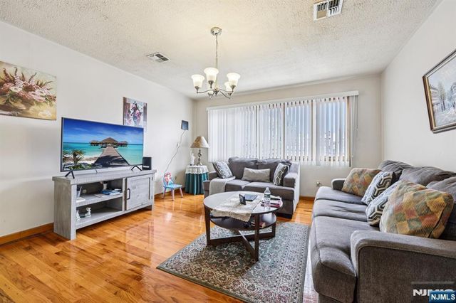 297 Kinney Street, Newark, NJ 07105