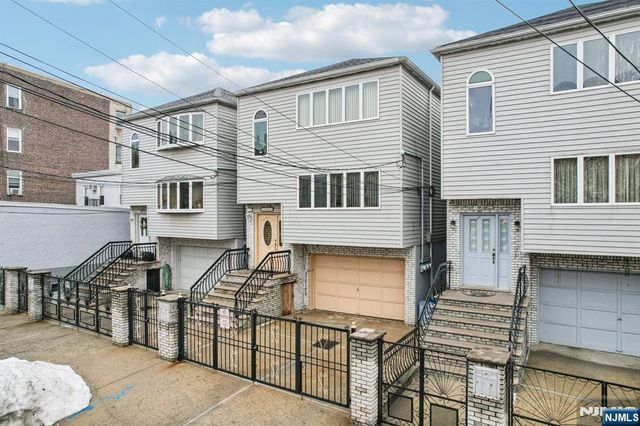 297 Kinney Street, Newark, NJ 07105