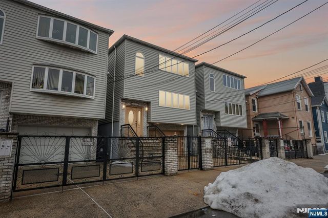 297 Kinney Street, Newark, NJ 07105