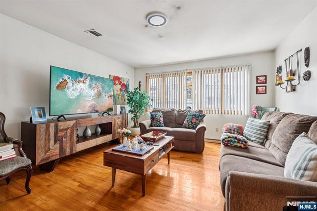 297 Kinney Street, Newark, NJ 07105