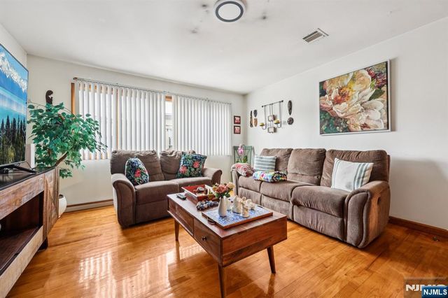 297 Kinney Street, Newark, NJ 07105