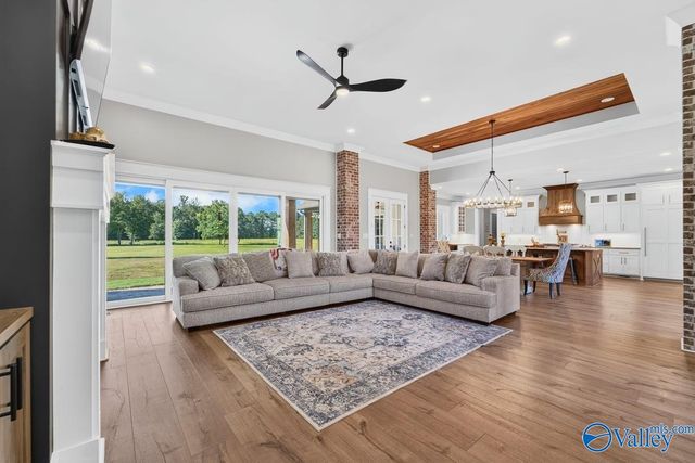 180 Honea Lane, Owens Cross Roads, AL 35763