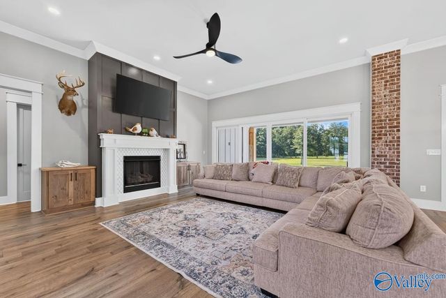 180 Honea Lane, Owens Cross Roads, AL 35763