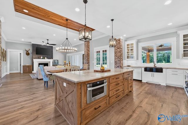 180 Honea Lane, Owens Cross Roads, AL 35763
